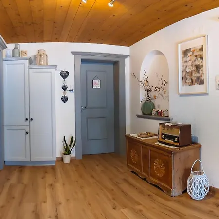 Gaestehaus Midi 招待所 里斯奥尔巴赫塔