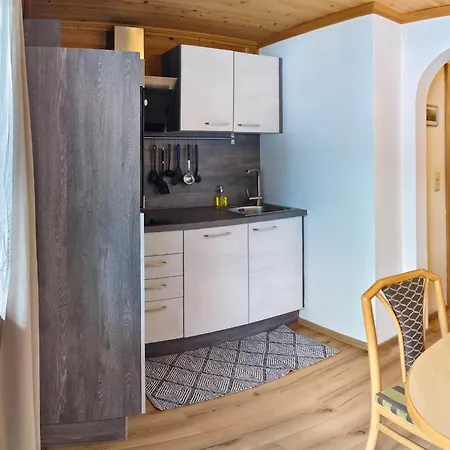 Gaestehaus Midi 招待所 里斯奥尔巴赫塔