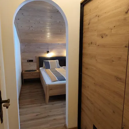 Pensión Gaestehaus Midi